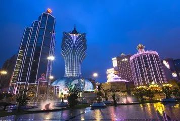 新澳门与香港一码一肖一特一中，高考解析与未来展望（2025年展望）